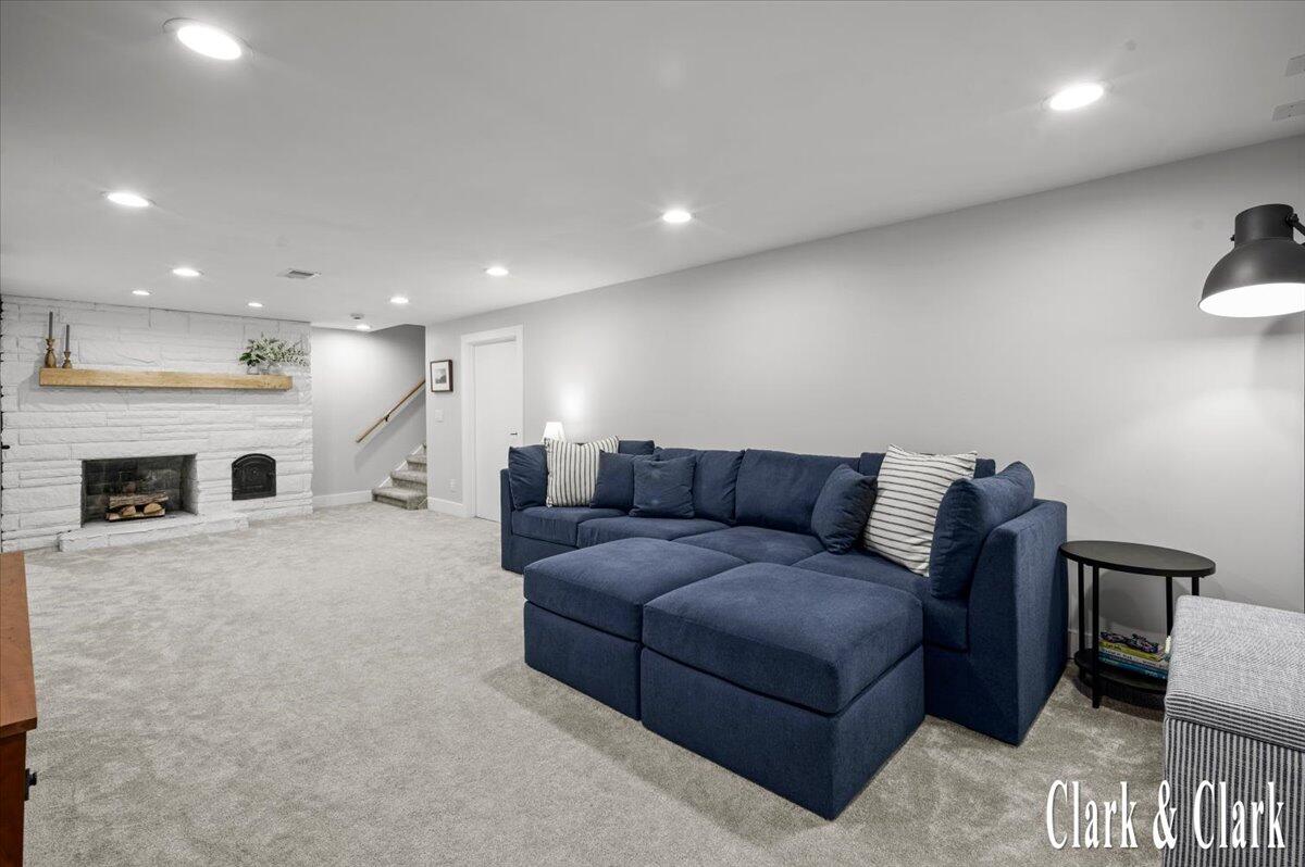 270 Lenora Avenue NW
