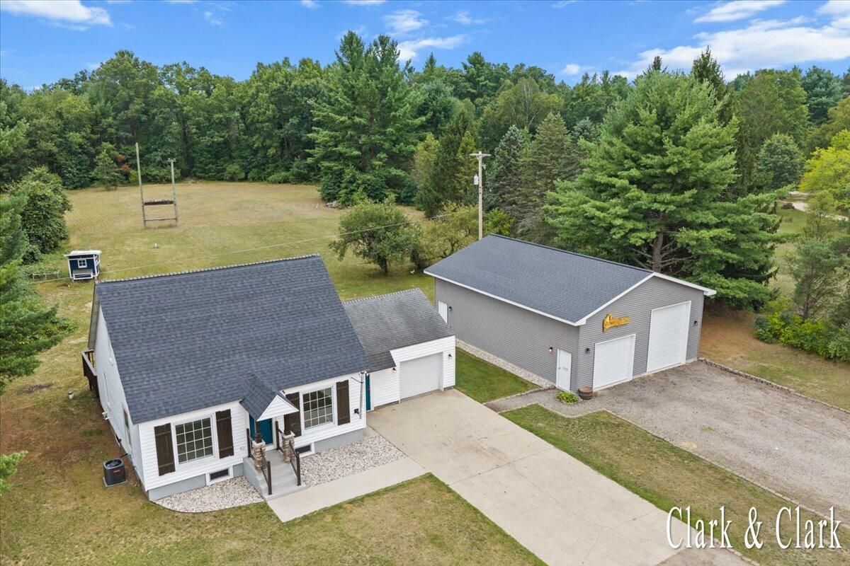 2016 E Croton Drive