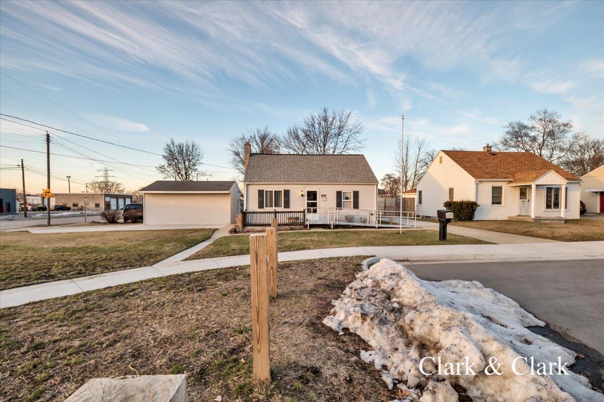 341 41st Street SW