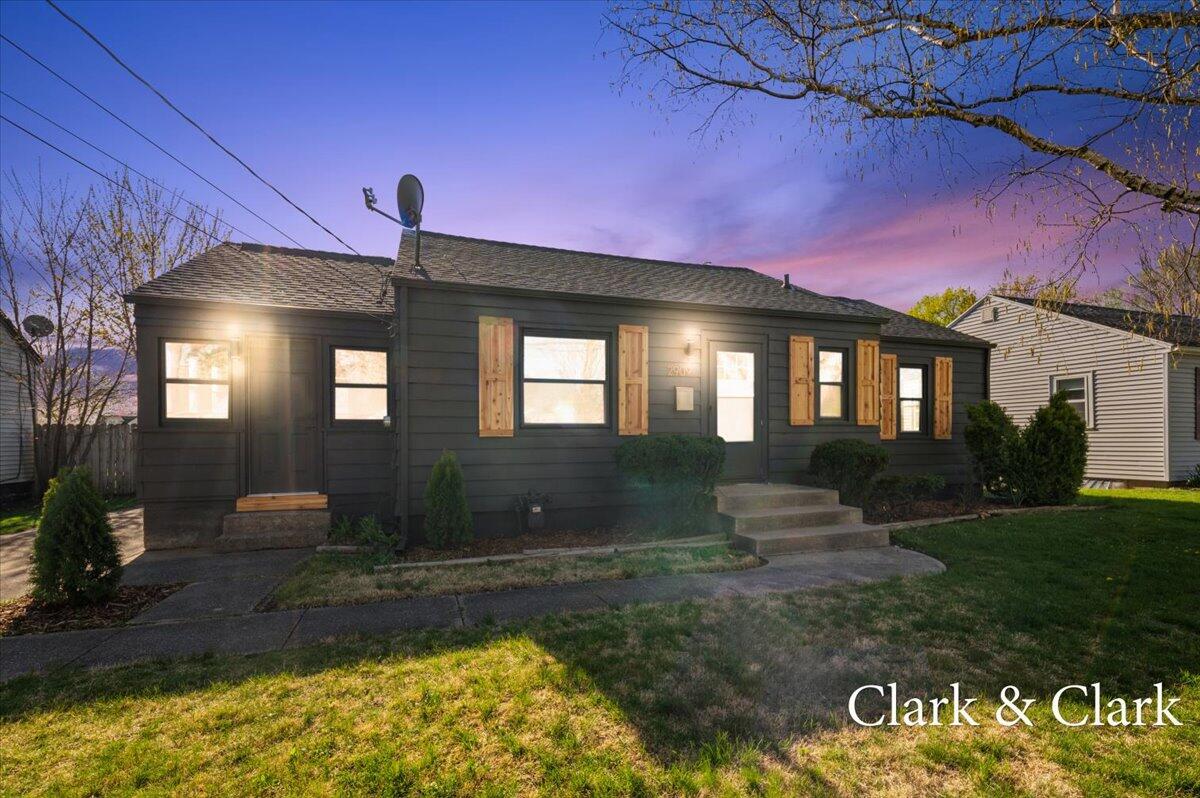 2909 Sharon Avenue SW