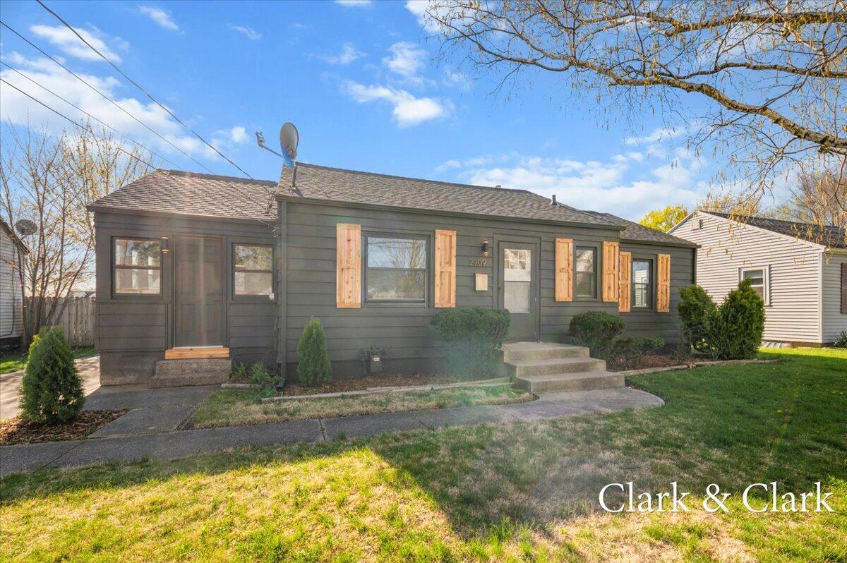 2909 Sharon Avenue SW