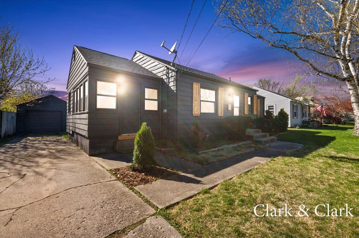 2909 Sharon Avenue SW