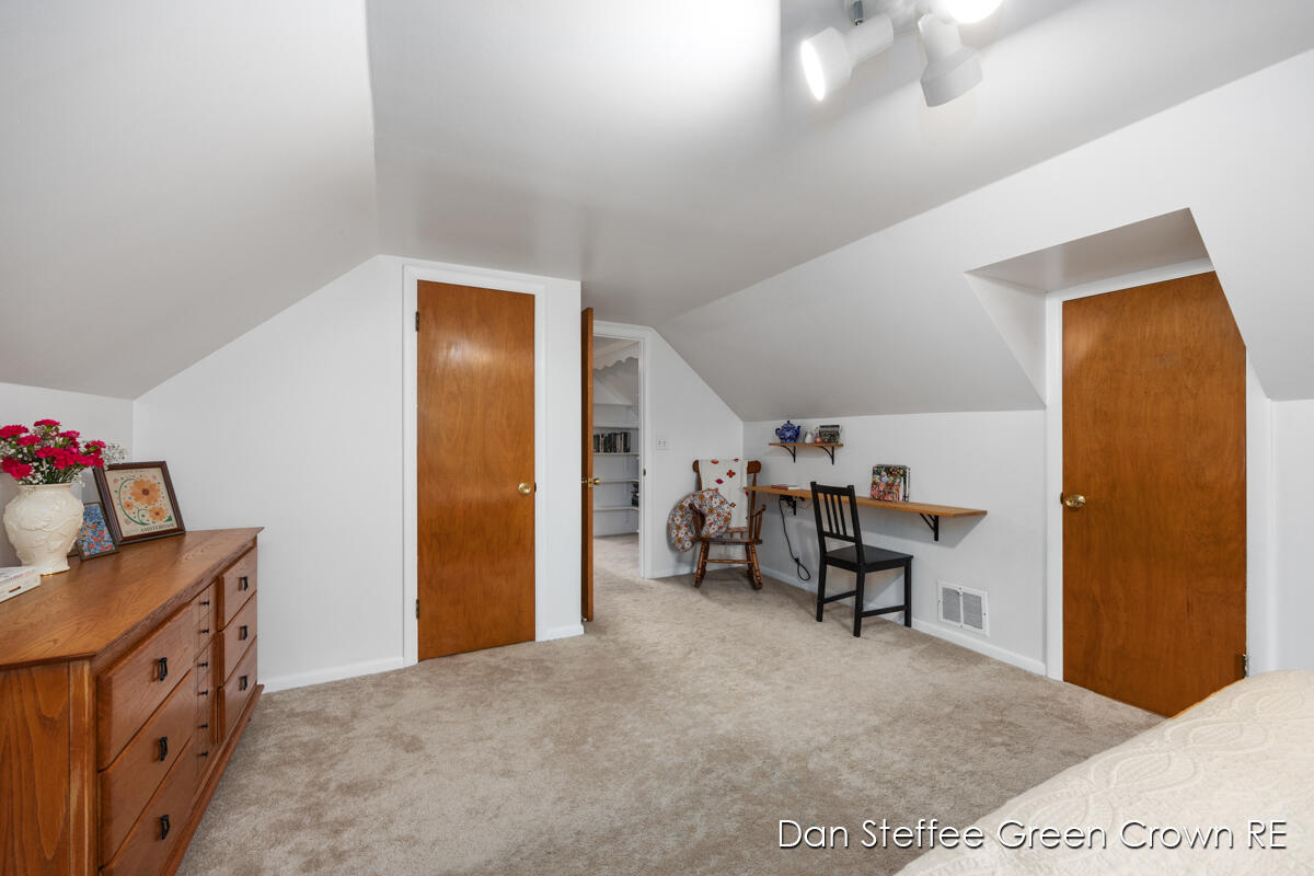 1254 Oaklawn Street NE