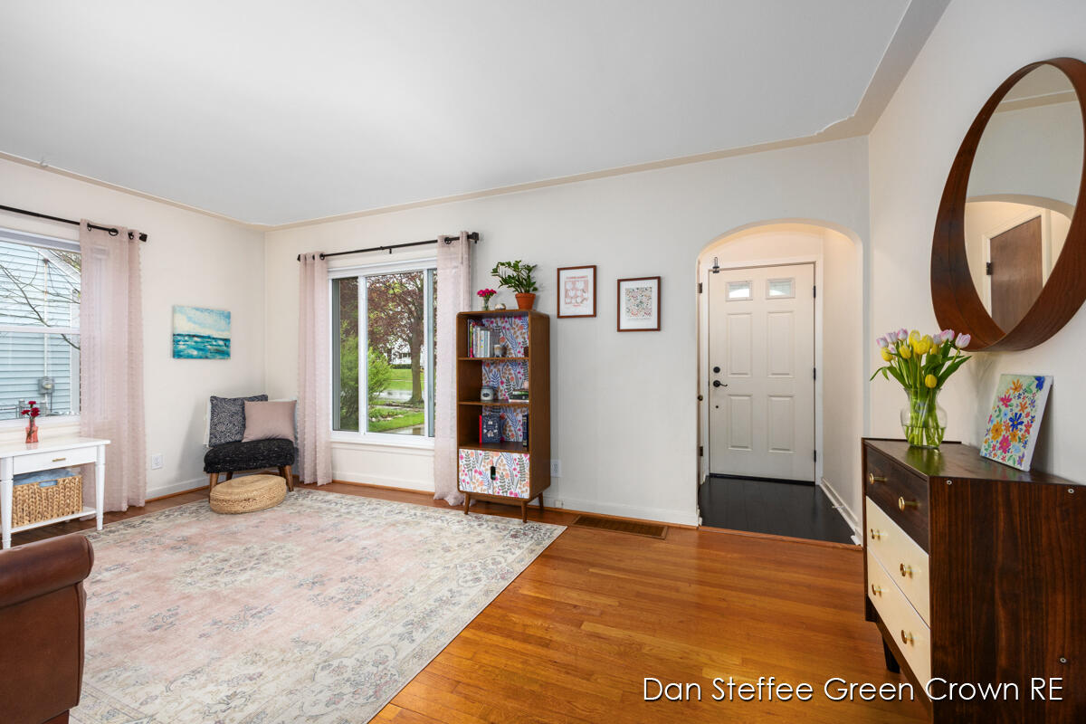 1254 Oaklawn Street NE