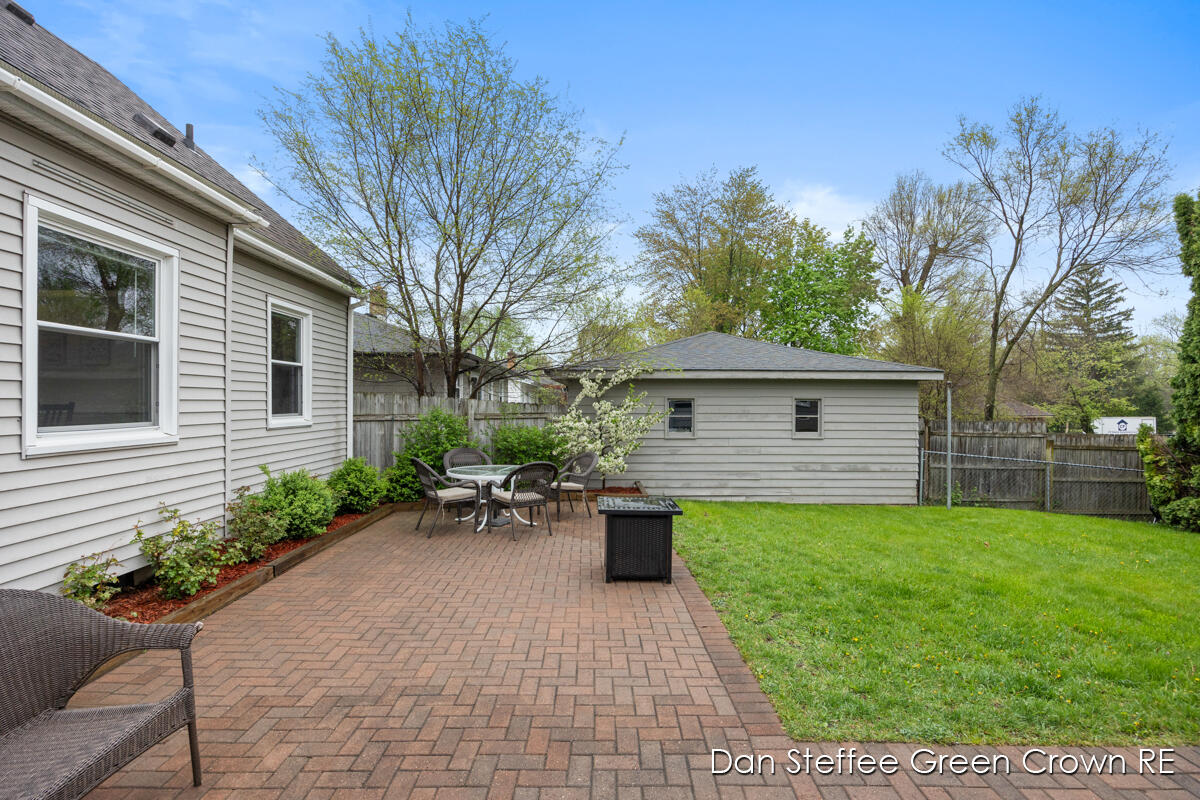 1254 Oaklawn Street NE