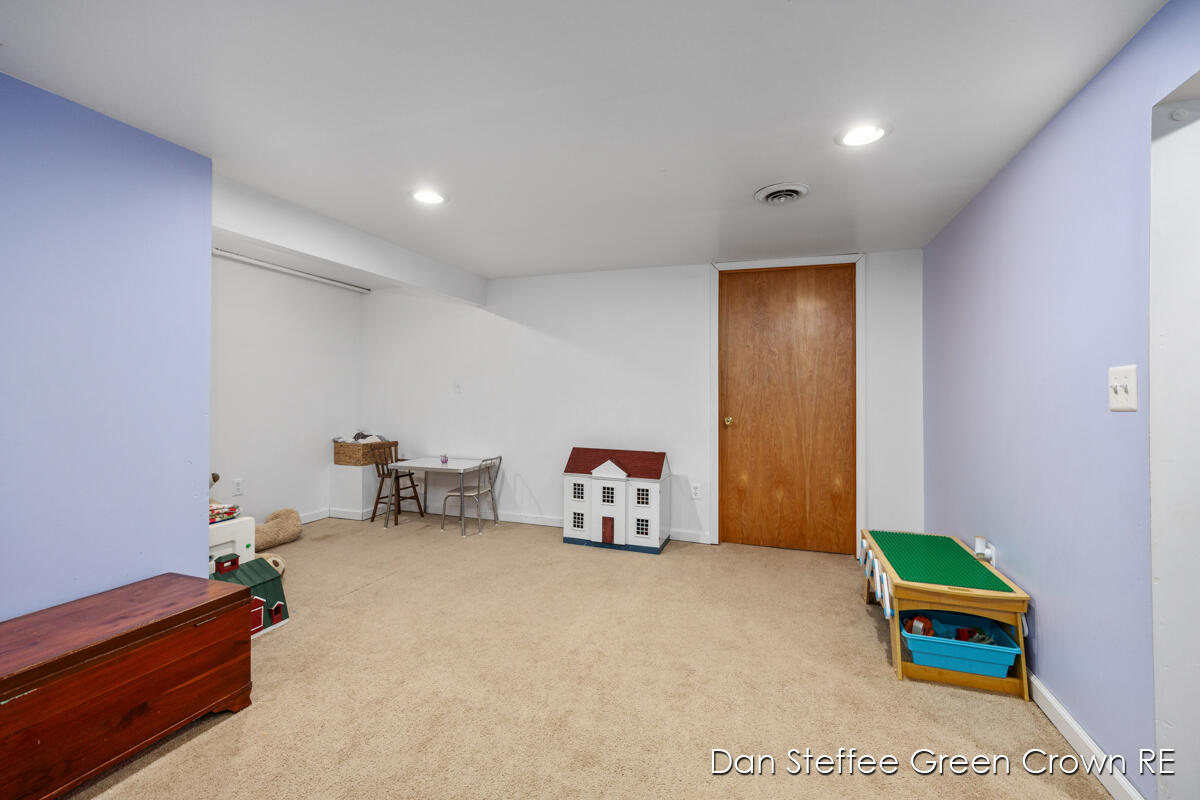1254 Oaklawn Street NE