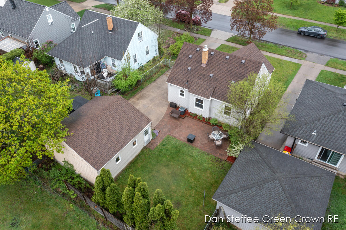 1254 Oaklawn Street NE