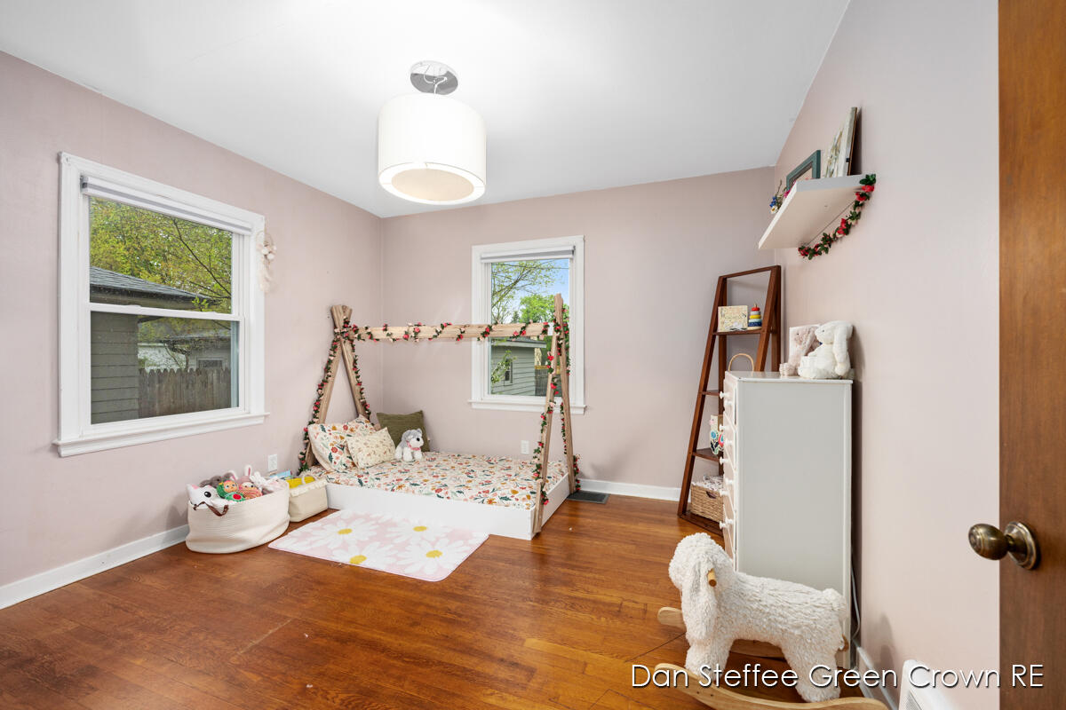 1254 Oaklawn Street NE