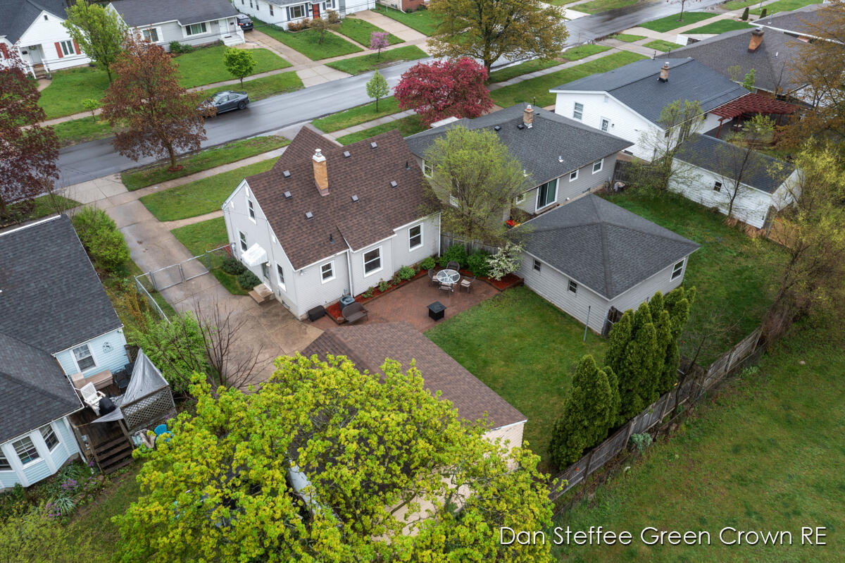 1254 Oaklawn Street NE
