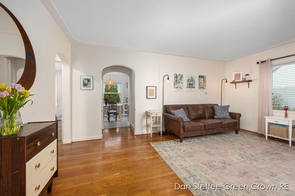 1254 Oaklawn Street NE