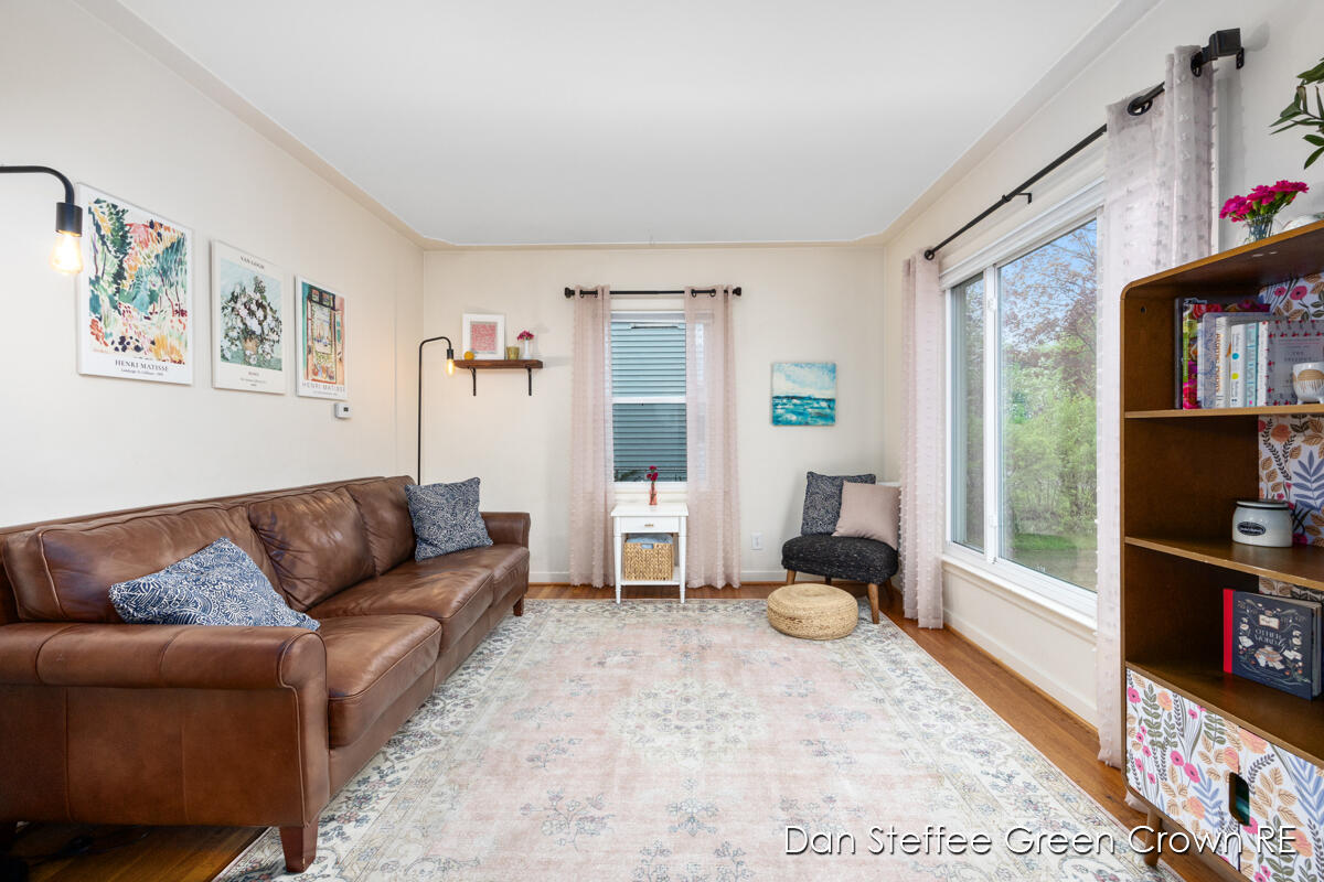 1254 Oaklawn Street NE