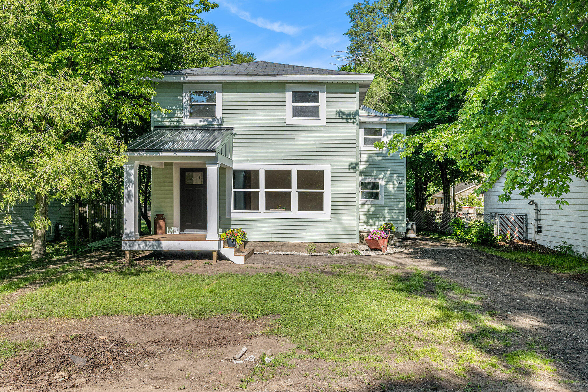 214 Lincoln Street