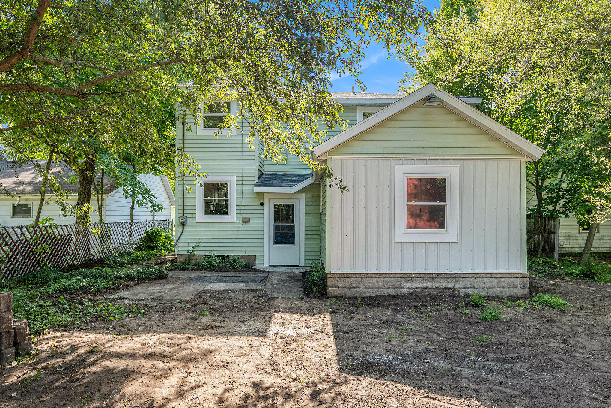214 Lincoln Street