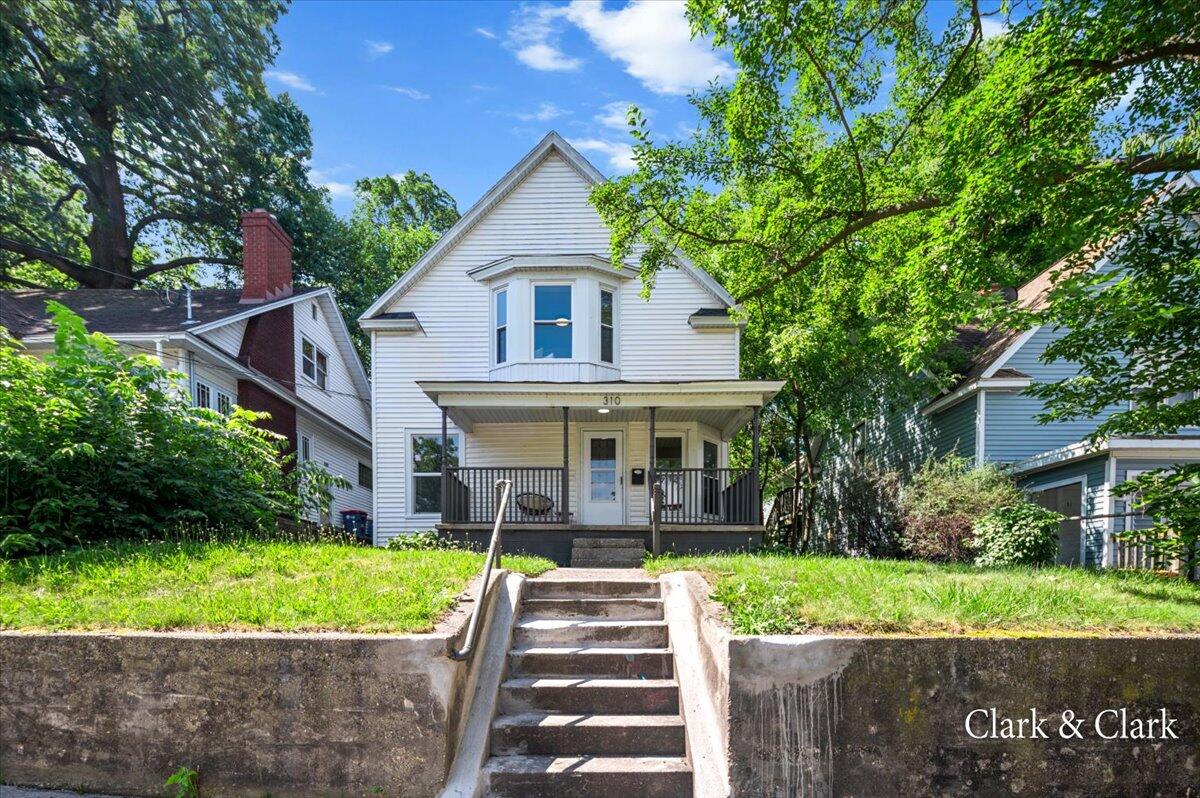 310 Sweet Street NE