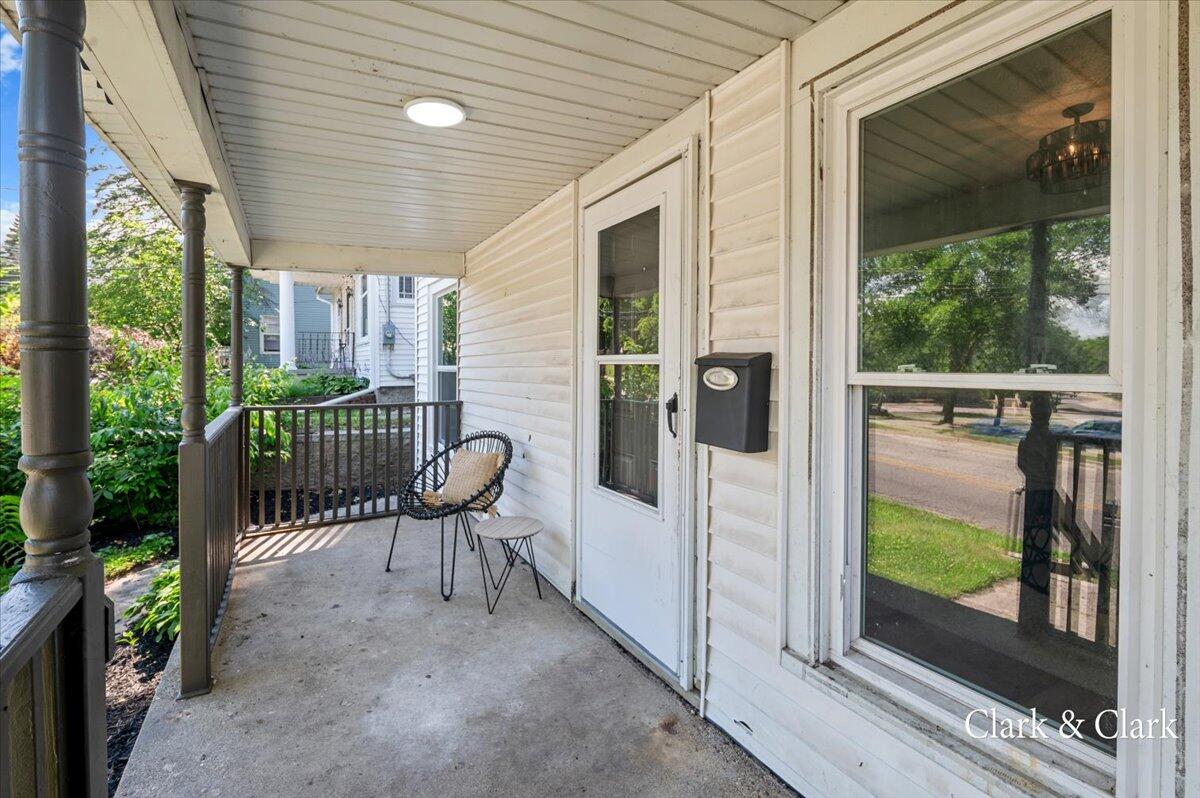 310 Sweet Street NE