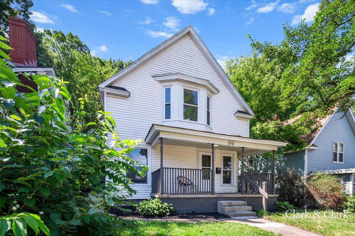 310 Sweet Street NE
