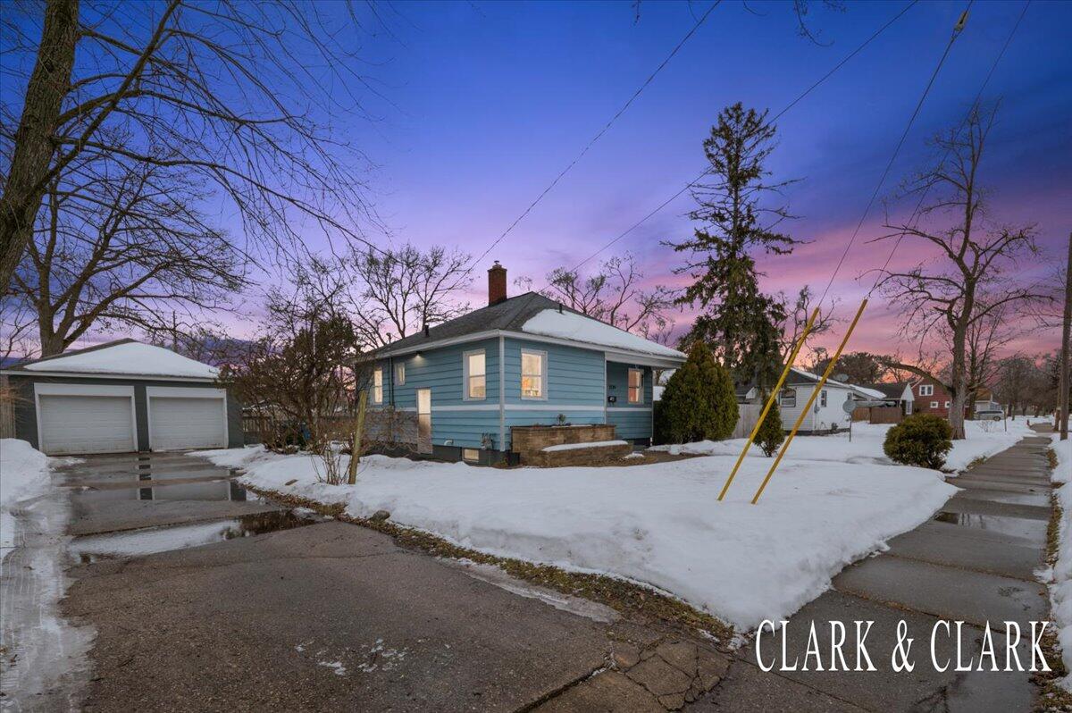 1719 Huizenga Street