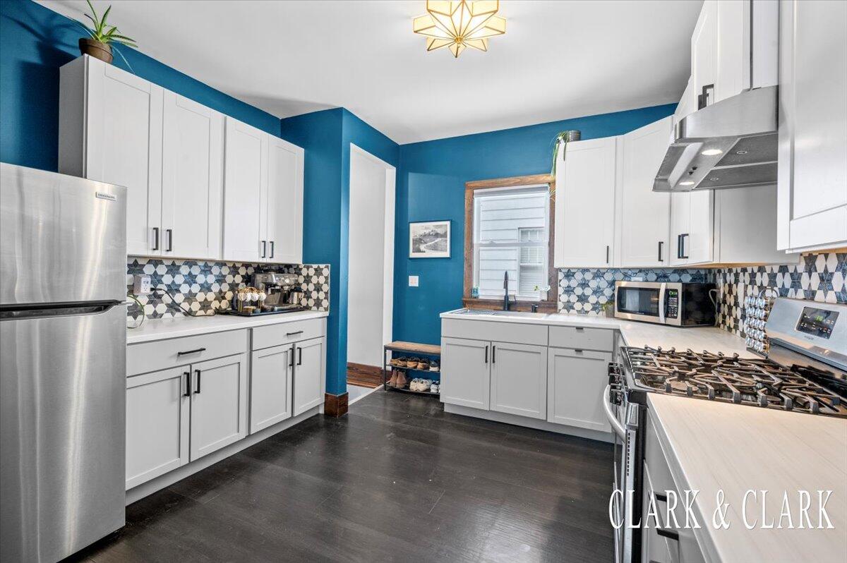 242 John Ball Park Drive SW