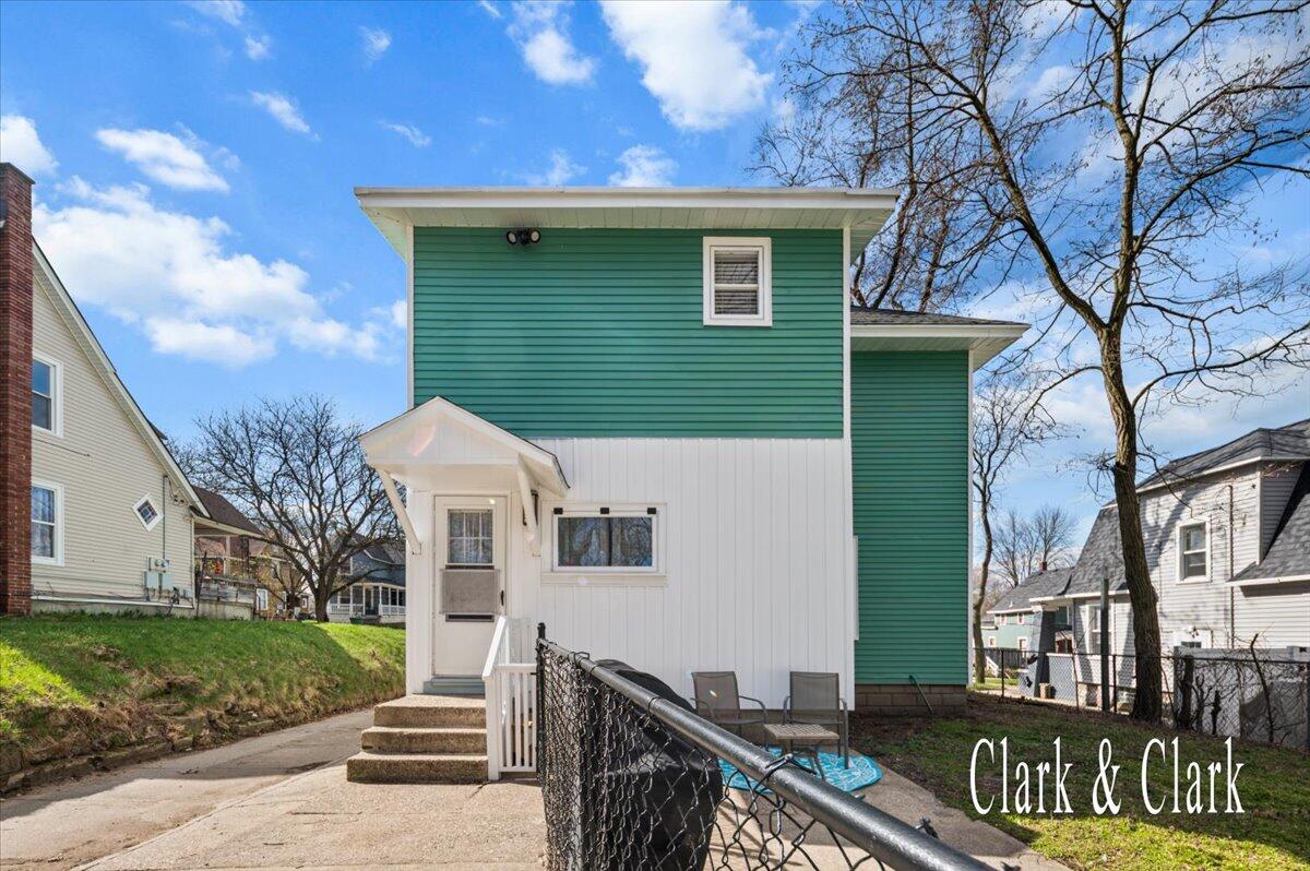 849 Dunham Street SE