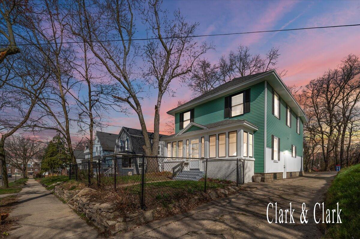 849 Dunham Street SE