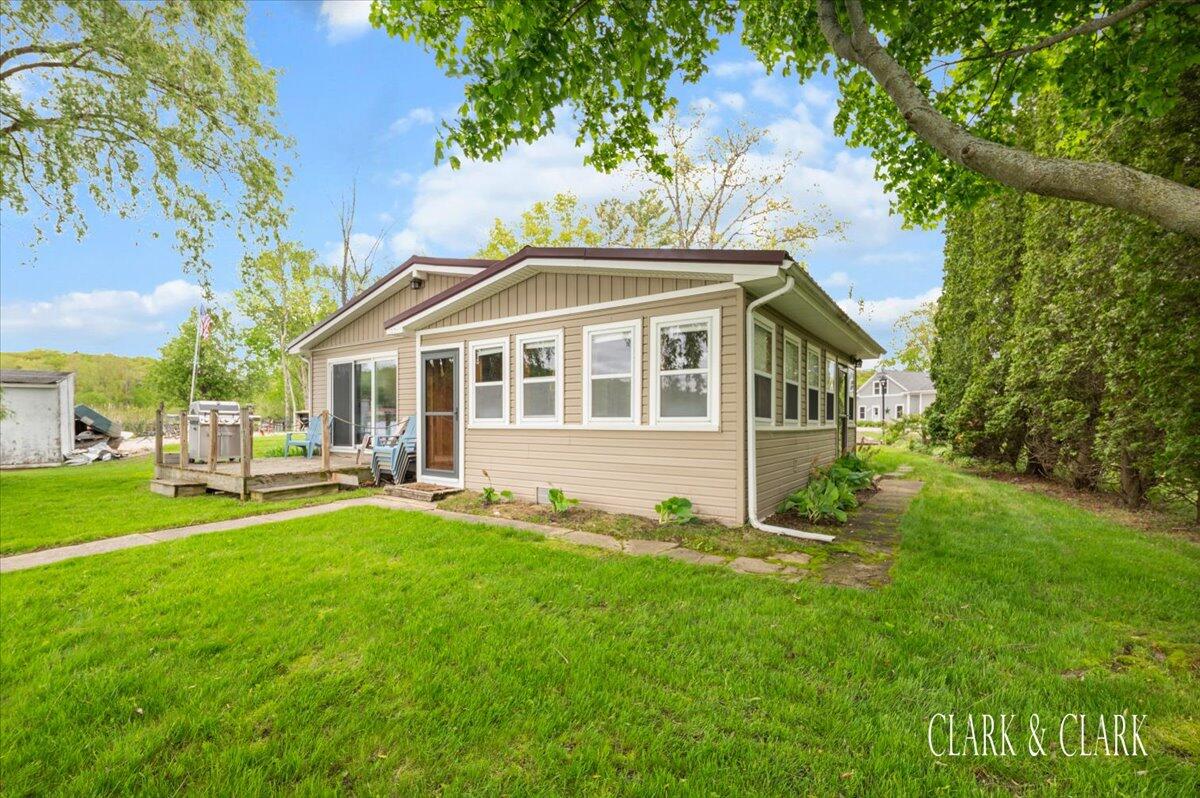 3272 Rau Drive NE