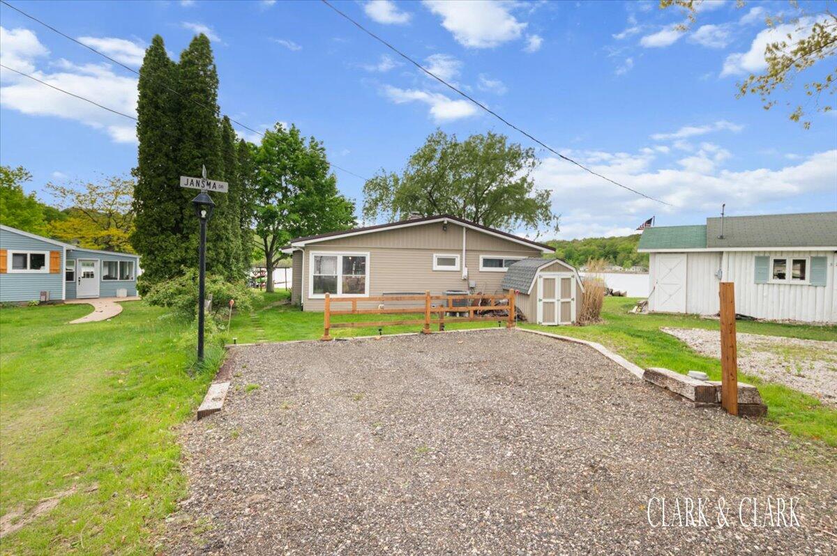 3272 Rau Drive NE