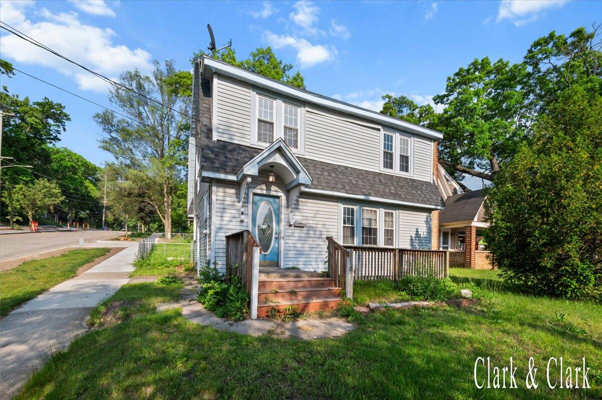 1714 Kalamazoo Avenue SE