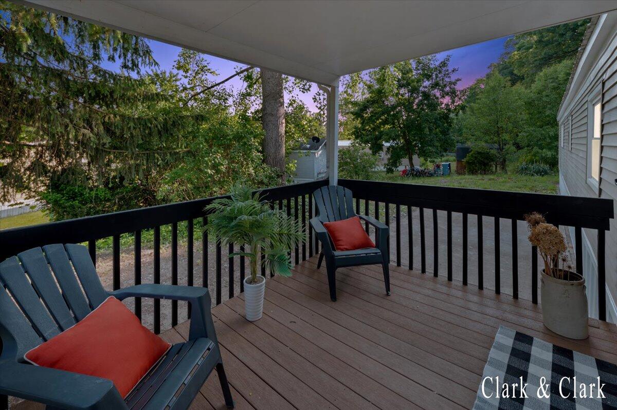 1873 Veronica Street SE