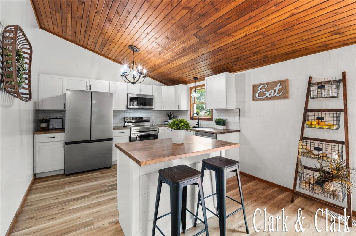 139 W Grand Ledge Highway