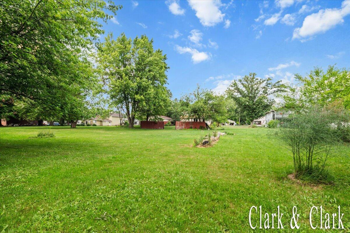 139 W Grand Ledge Highway