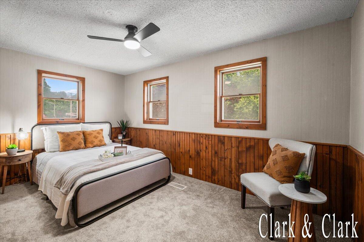 139 W Grand Ledge Highway