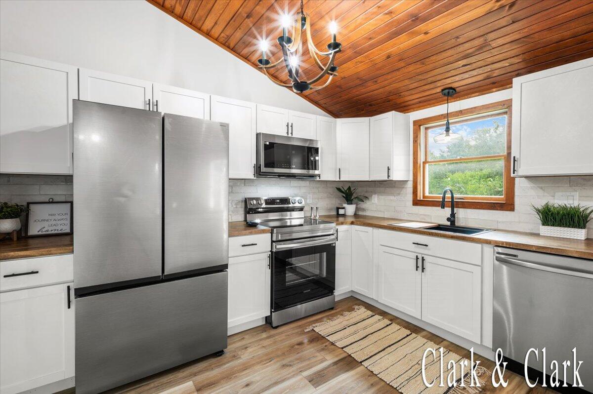 139 W Grand Ledge Highway