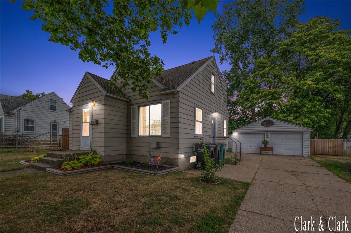 3156 Woodward Avenue SW