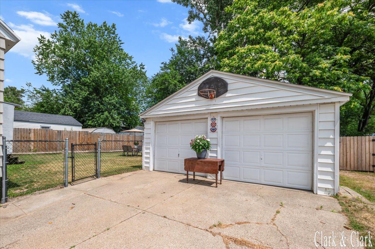 3156 Woodward Avenue SW