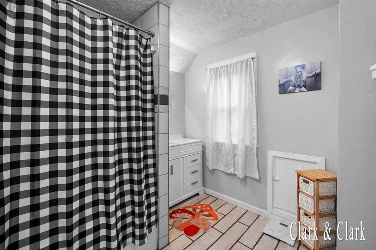 1032 Jennette Avenue NW