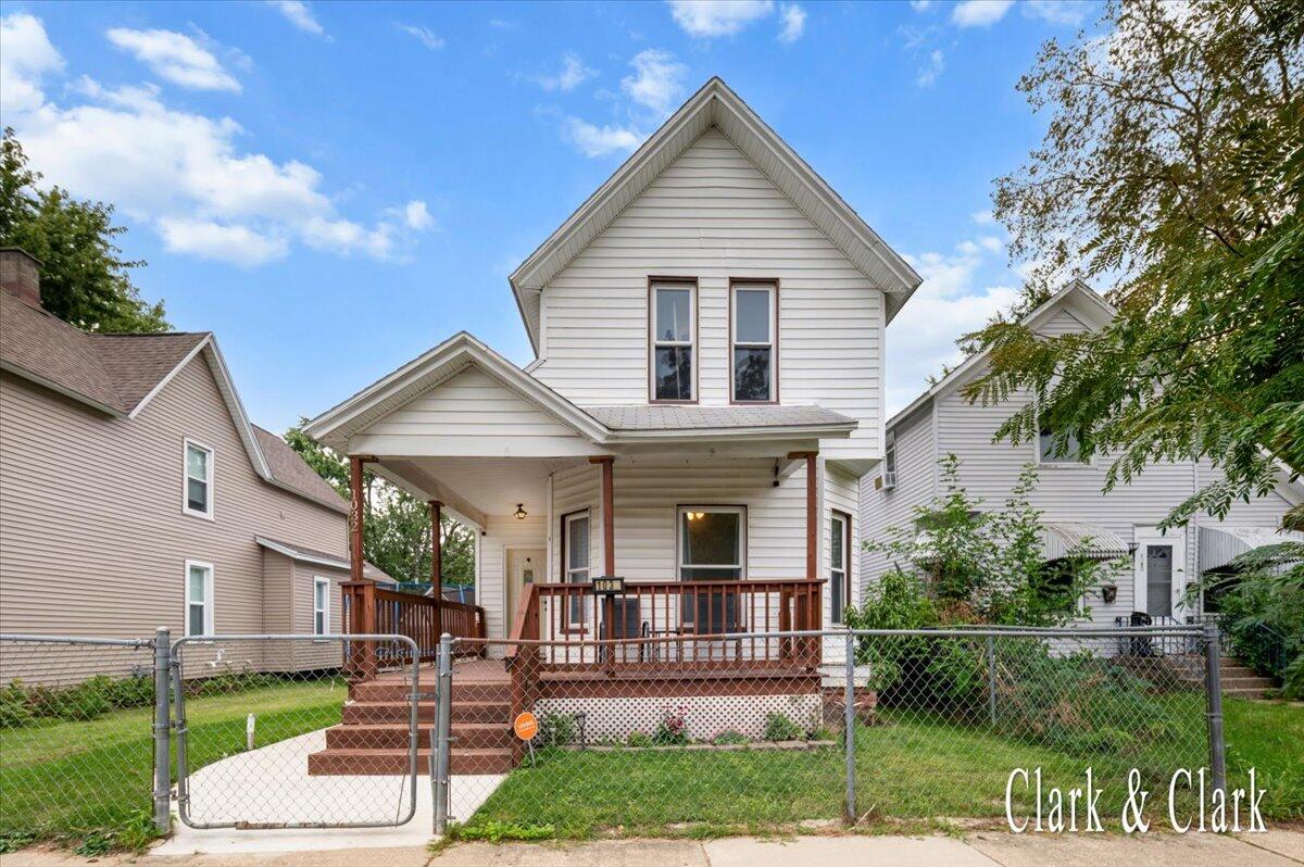 1032 Jennette Avenue NW