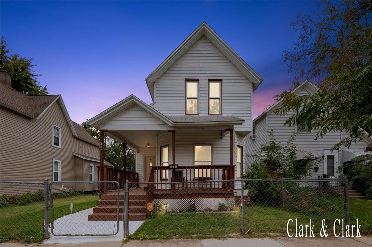 1032 Jennette Avenue NW