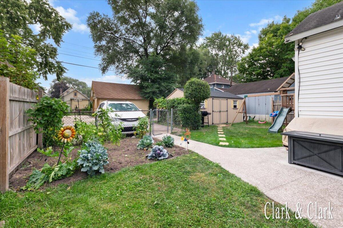 1032 Jennette Avenue NW