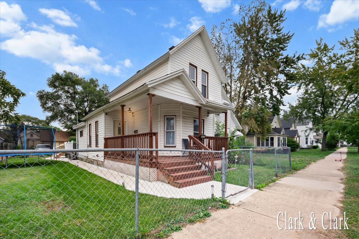 1032 Jennette Avenue NW