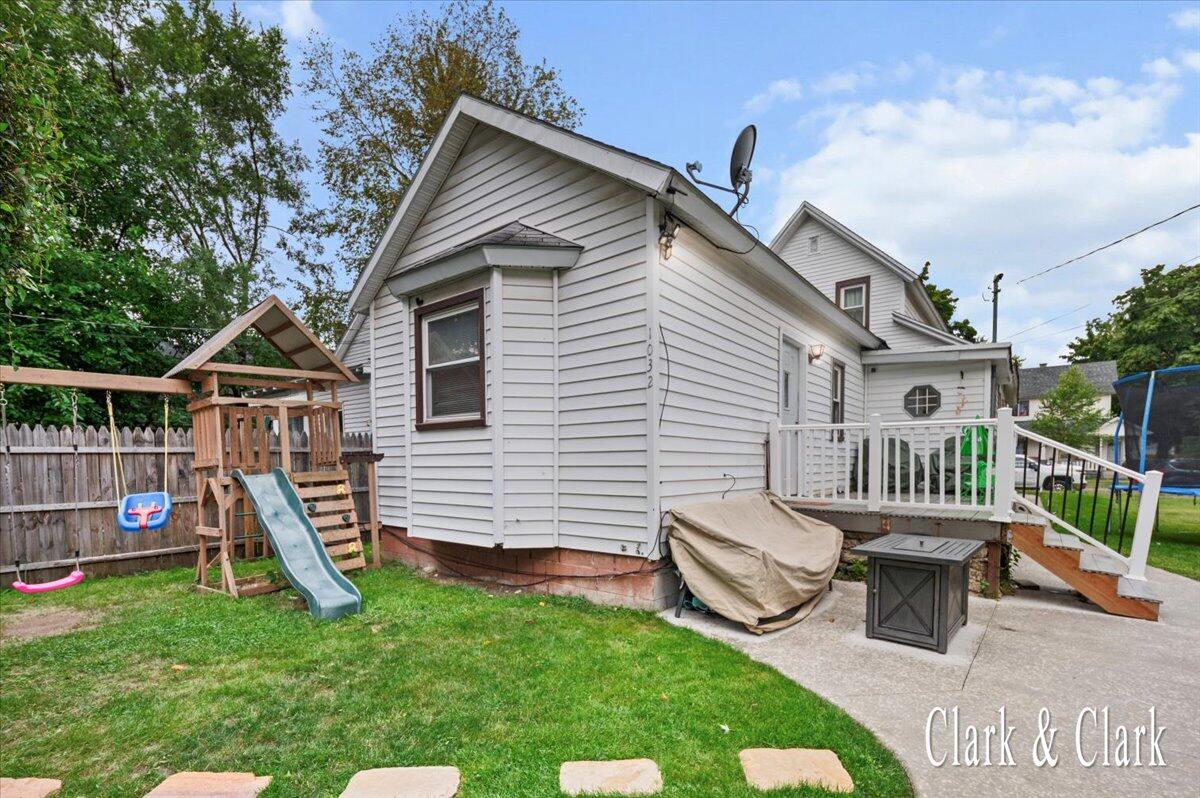 1032 Jennette Avenue NW