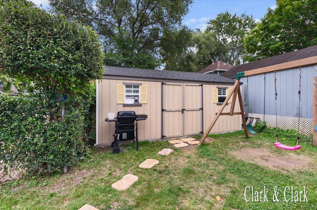 1032 Jennette Avenue NW