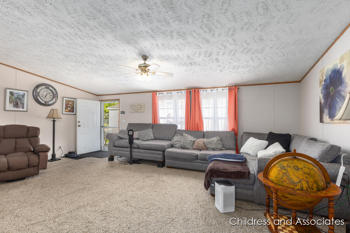 304 S Grandbrook Circle SE
