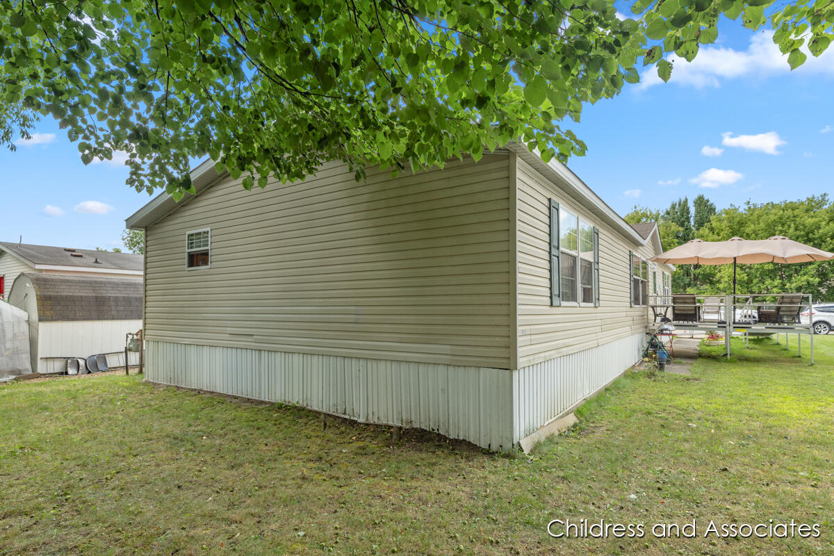 304 S Grandbrook Circle SE