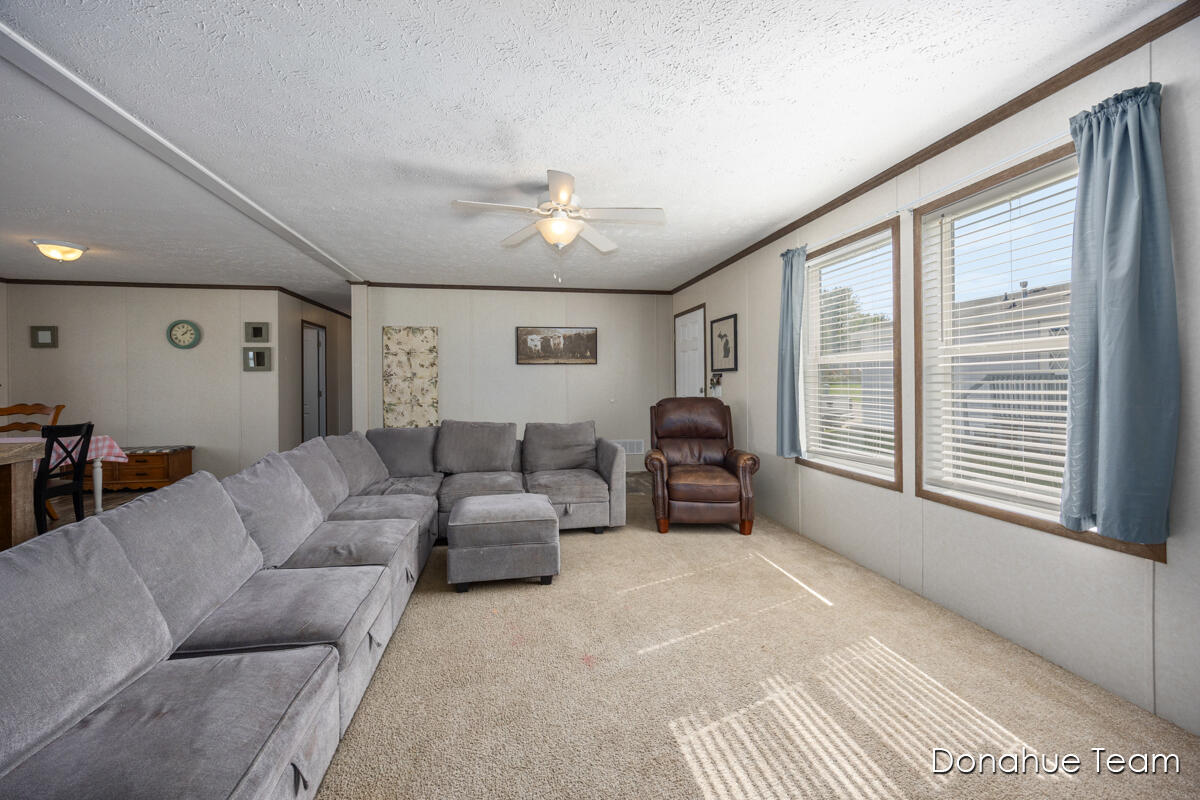 1475 Red Oak Lane NE