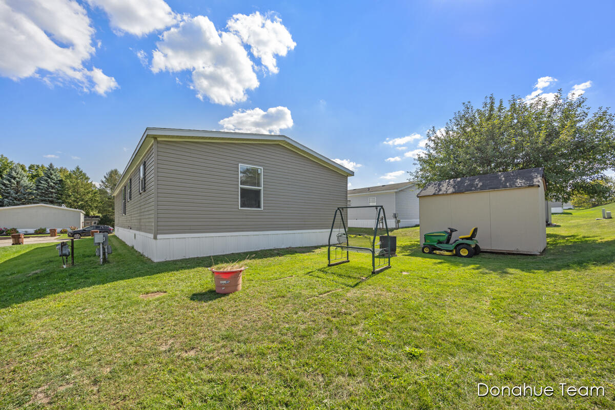 1475 Red Oak Lane NE
