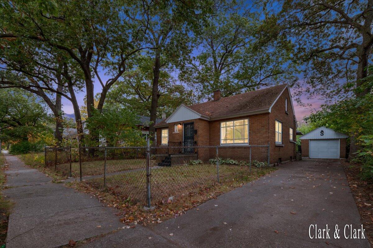 2520 Sanford Street