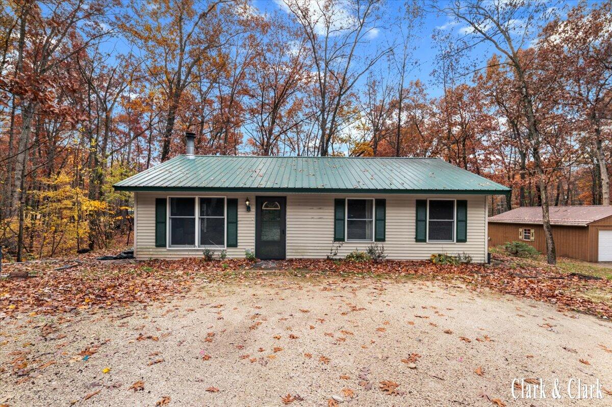 7819 E Chickasaw Trail