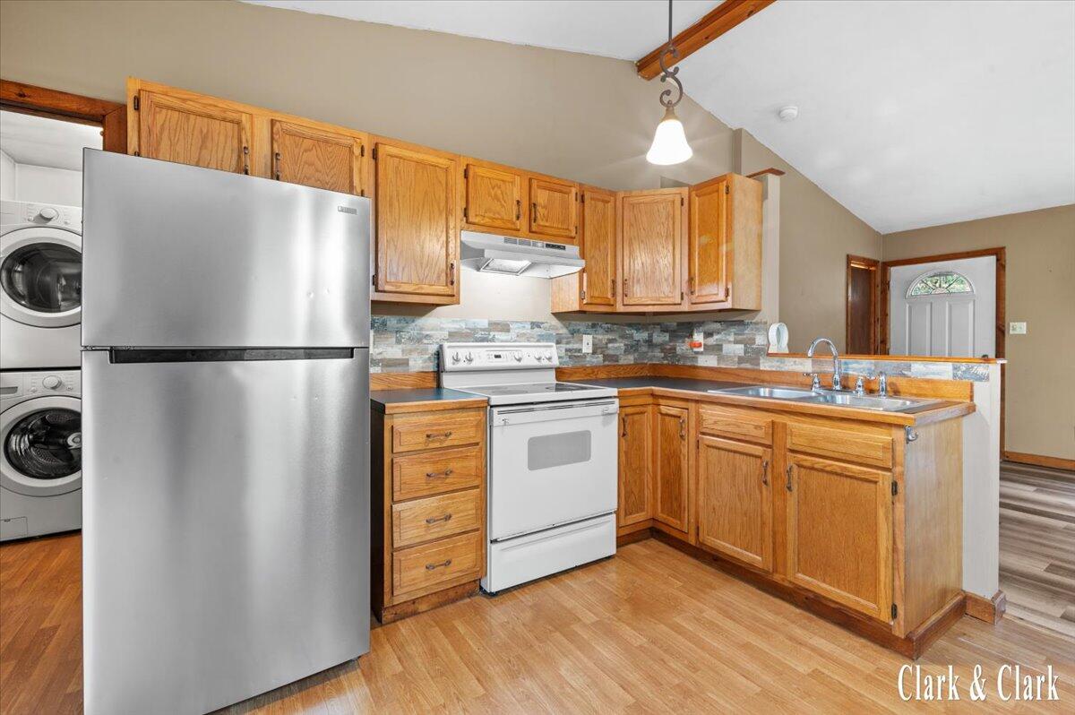 7819 E Chickasaw Trail