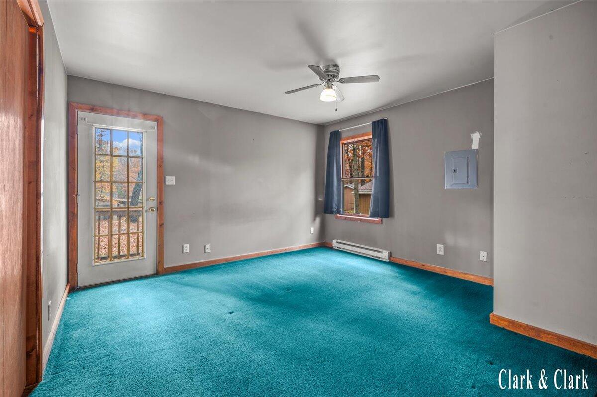 7819 E Chickasaw Trail