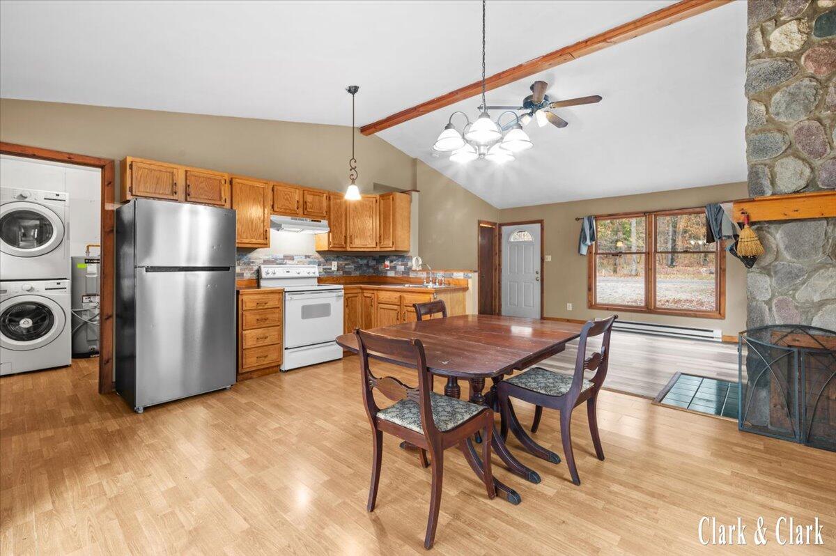7819 E Chickasaw Trail